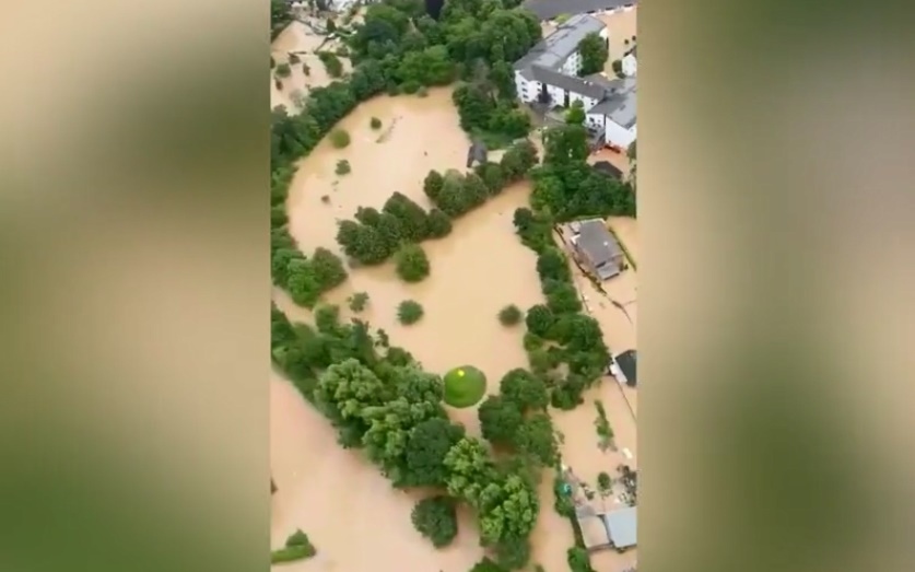 Ngập lụt khủng khiếp ở Đức qua video quay từ trực thăng